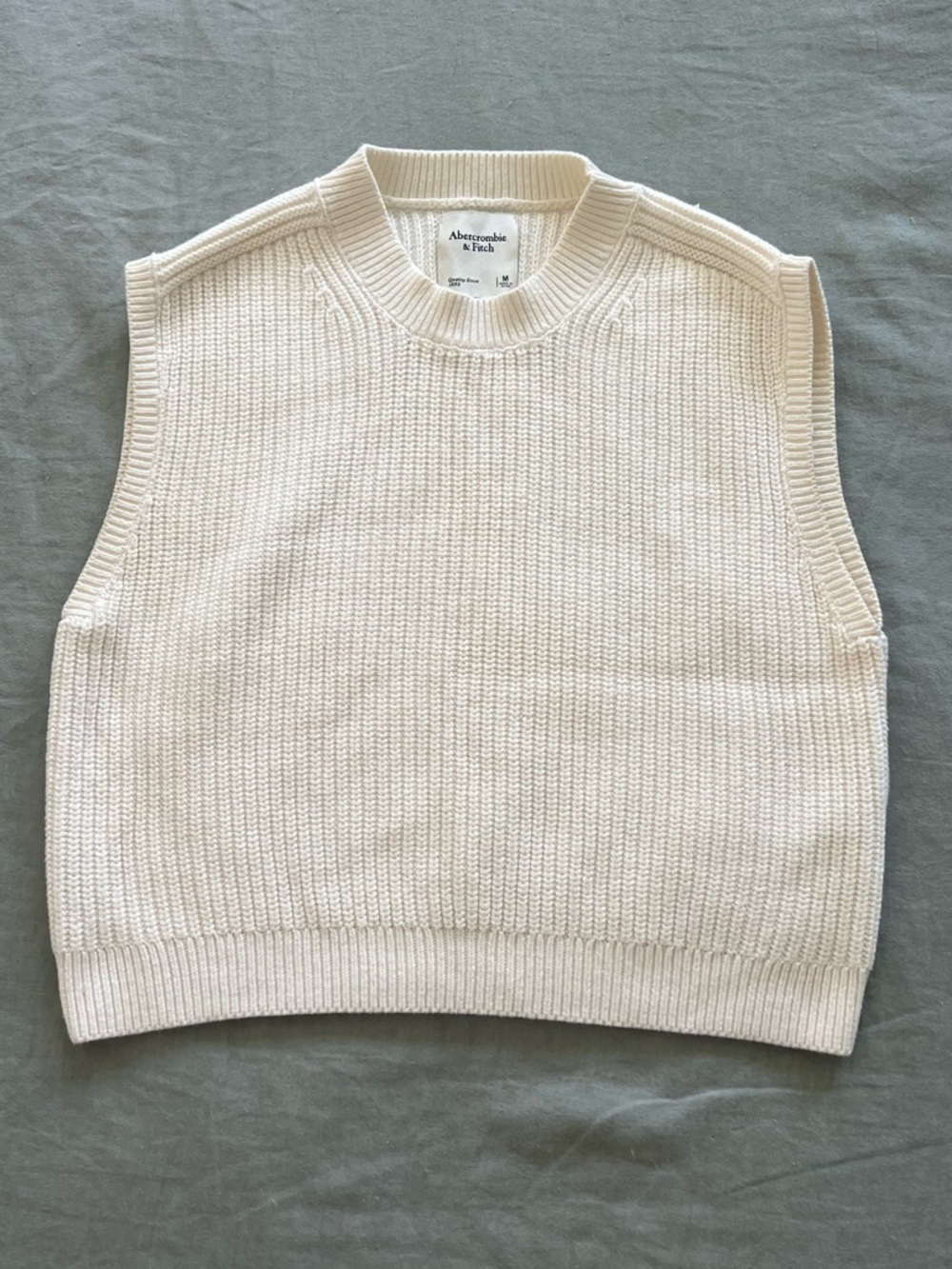 Abercrombie & Fitch Cream Ribbed Sleeveless Crewneck Vest